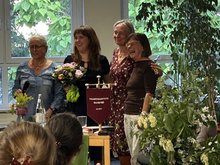 Organisatorinnen des Frauenstammtischs mit Ricarda Lang