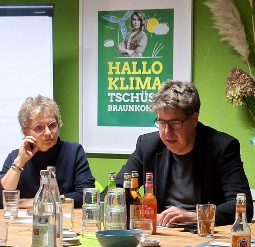 Michael während seines Berichts...