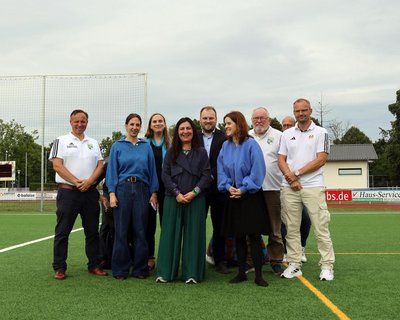 Sommertour, Pegah Edalatian beim Besuch in Brieselang, Foto: Grüne HVL