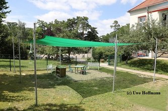 Kita „Die kleinen Philosophen“: Mehrere Rathenower Kitas haben für die Freiflächen Schatten spendende Sonnensegel