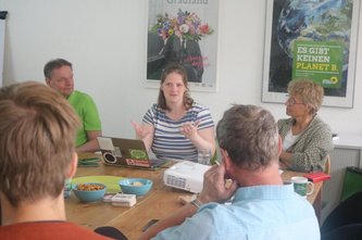 Dr. med. Andrea Nakoinz erläutert das Thema Hitzeschutz, Foto: Grüne HVL