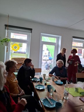 Erste Treffen der grünen Frauen im Havelland, Frühstück im Grünen Büro