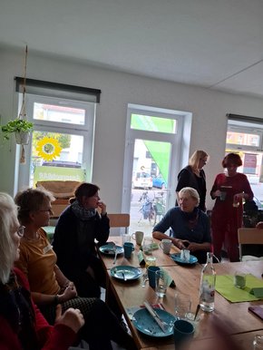 Erste Treffen der grünen Frauen im Havelland, Frühstück im Grünen Büro