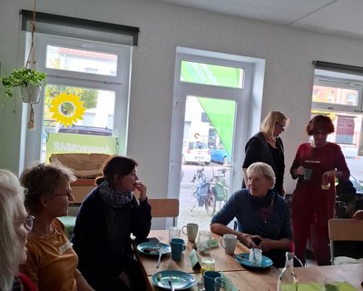 Erste Treffen der grünen Frauen im Havelland, Frühstück im Grünen Büro